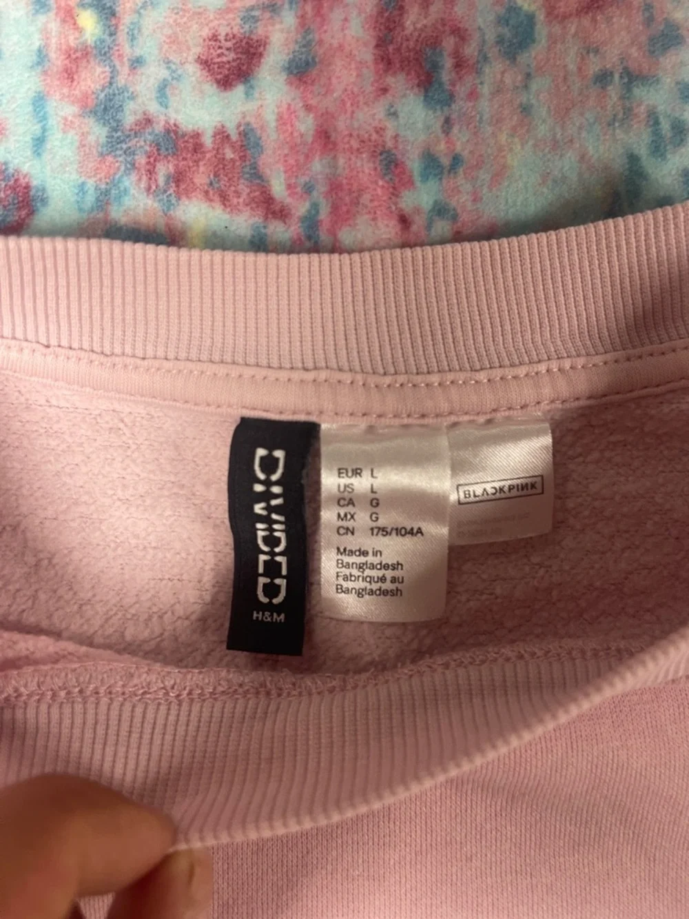 H&M Pink BLACKPINK Logo Crewneck Sweatshirt - Picture 2 of 8